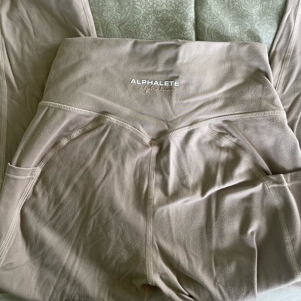 Lightly worn Alphalete leggings!